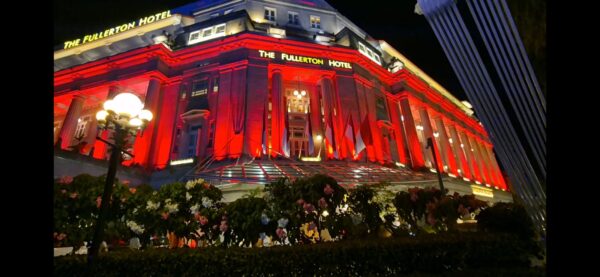 Tour a Pie de 3.5 Horas: Comida callejera, Marina Bay y espectáculo de luces en Gardens - Image 2