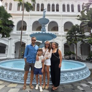 4.5h Chinatown, Raffles Hotel, Merlion, Arab Street Walking Tour - Image 11